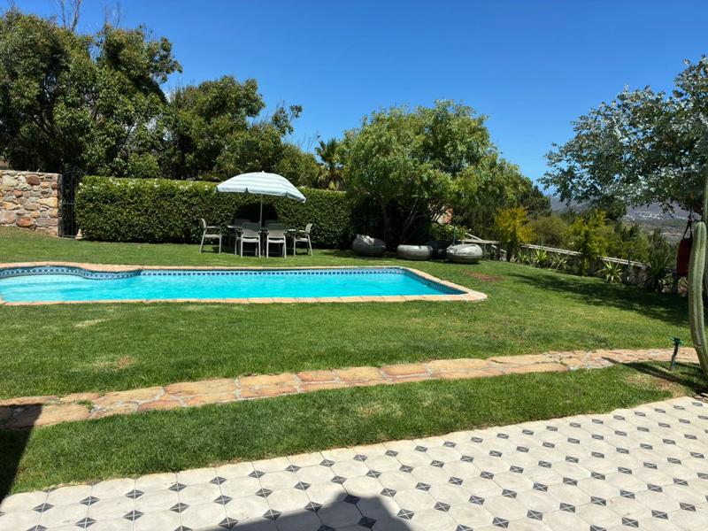 To Let 5 Bedroom Property for Rent in San Michel Western Cape